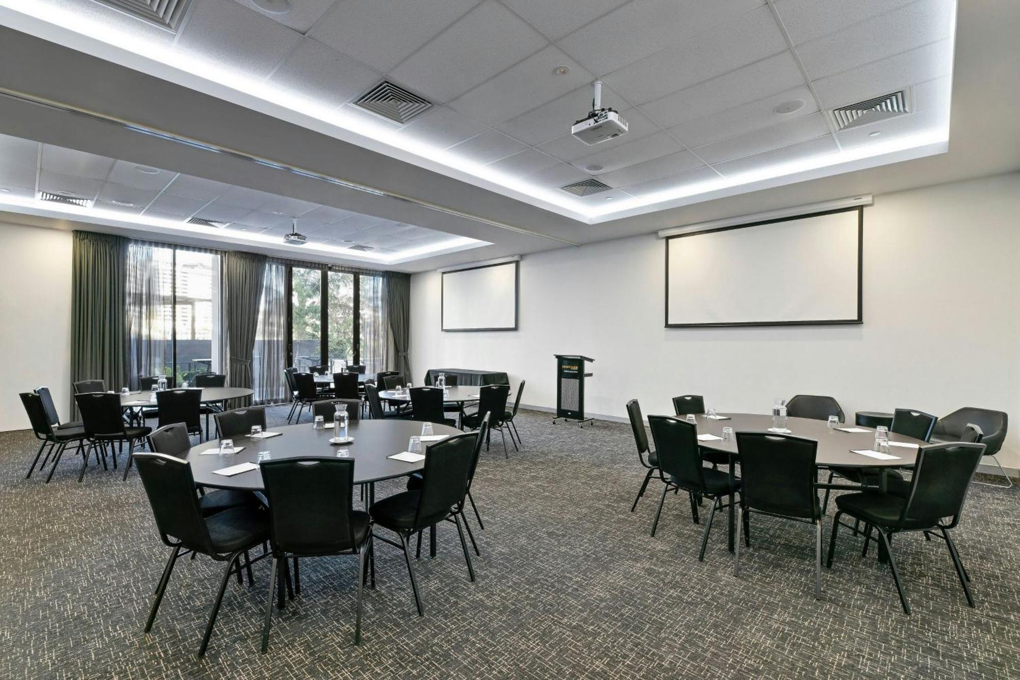 Courtyard By Marriott South Bank Hotel