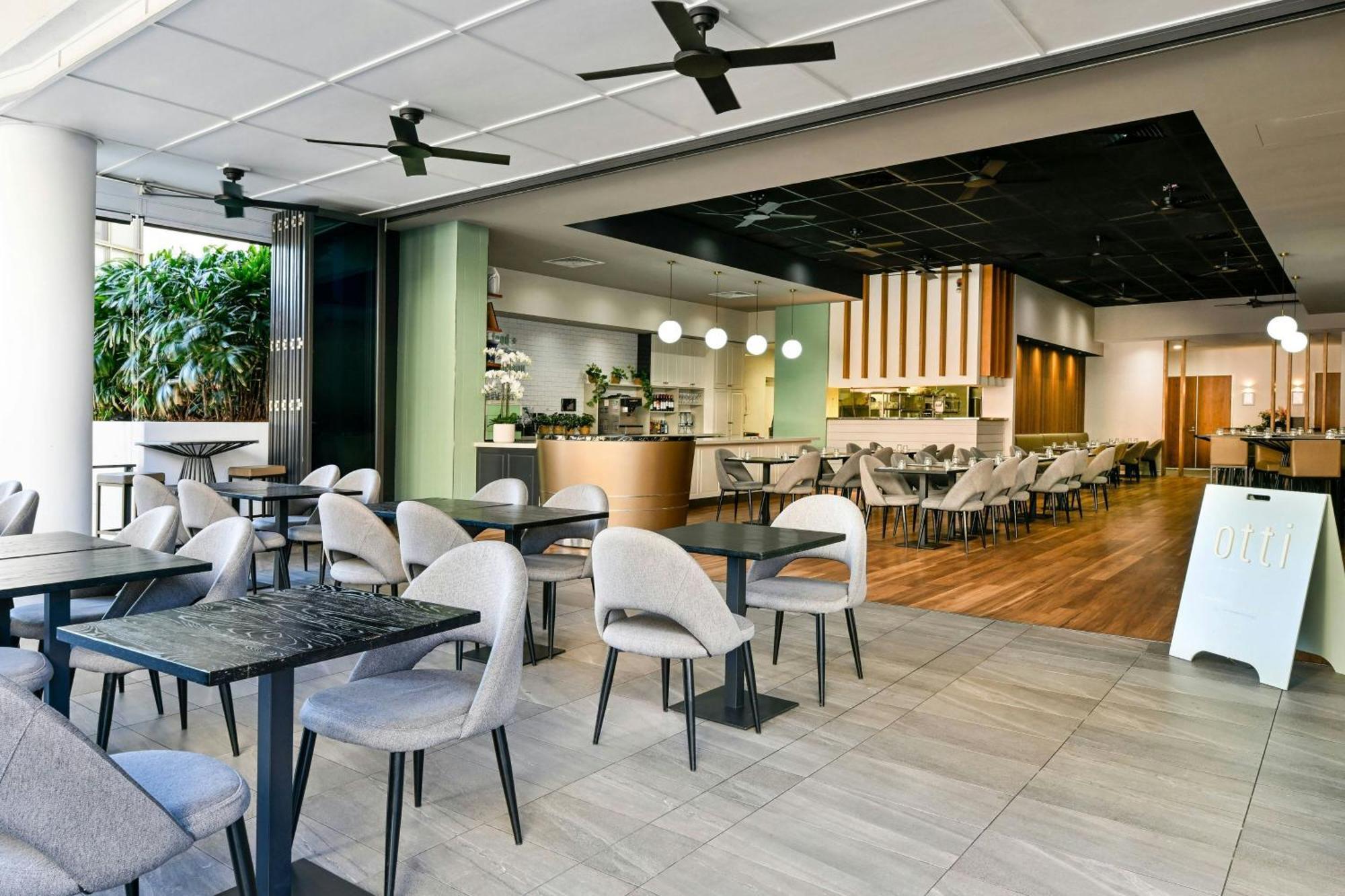 Hotel Courtyard By Marriott South Bank 4*