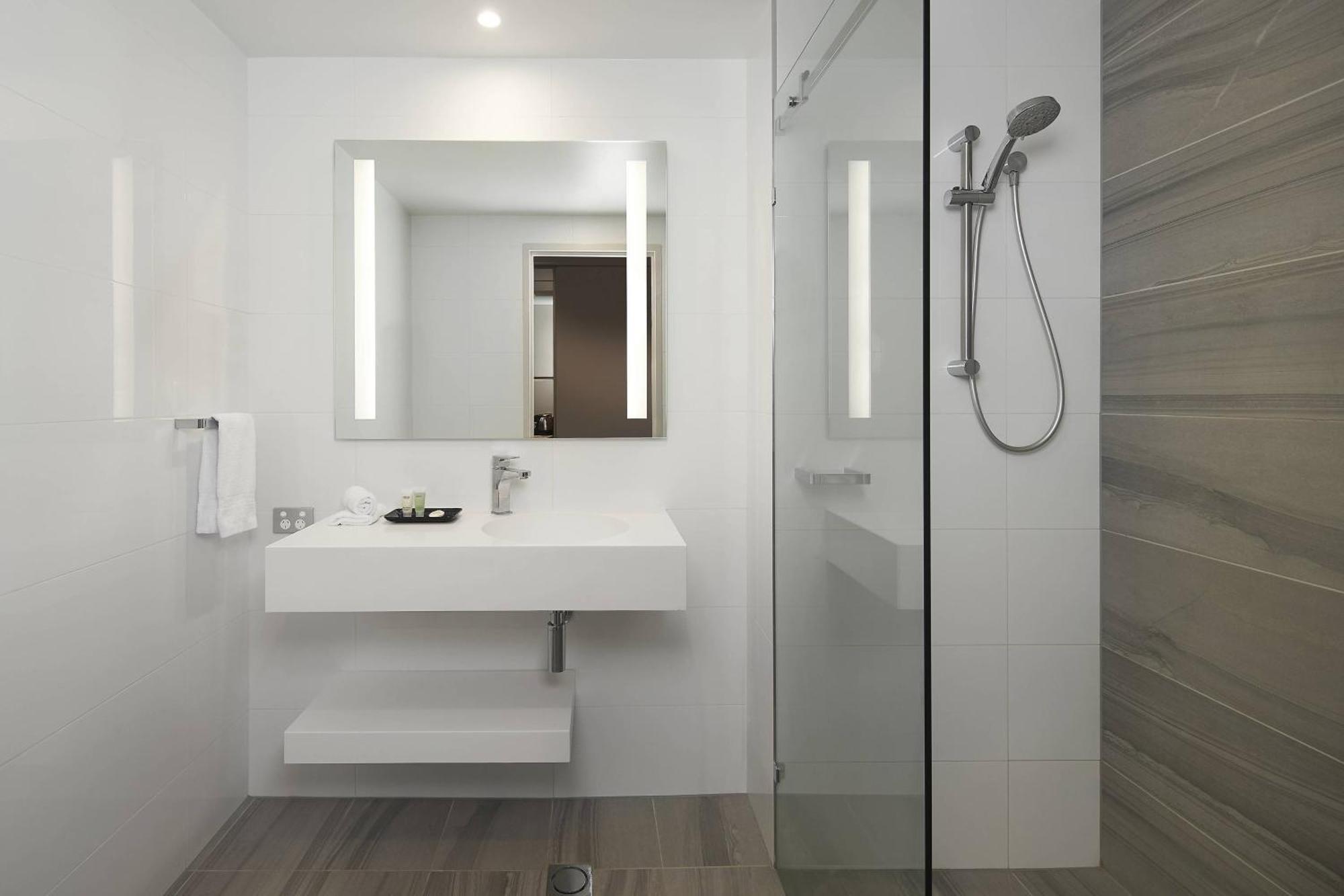 Hotel Courtyard By Marriott South Bank 4*